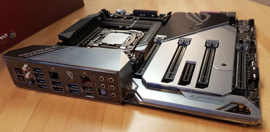 (Unboxing) ASUS Rampage VI Extreme Gaming Motherboard
