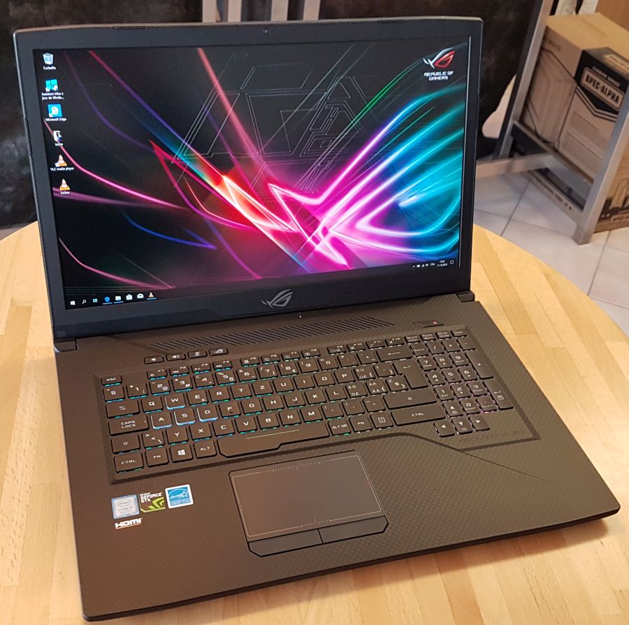 ASUS ROG Strix GL703G SCAR Edition Gaming Notebook Review (Core i7 8750H + GTX 1060)