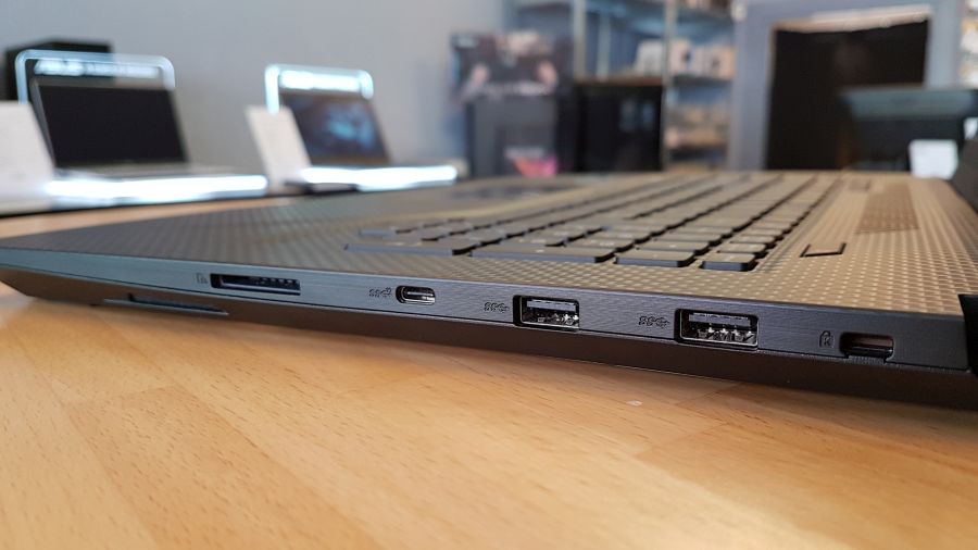 ASUS ROG Strix GL703G SCAR Edition Gaming Notebook