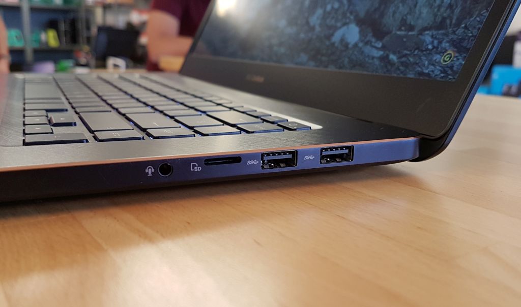 ASUS ZenBook Pro UX580G - Notebook with ScreenPad