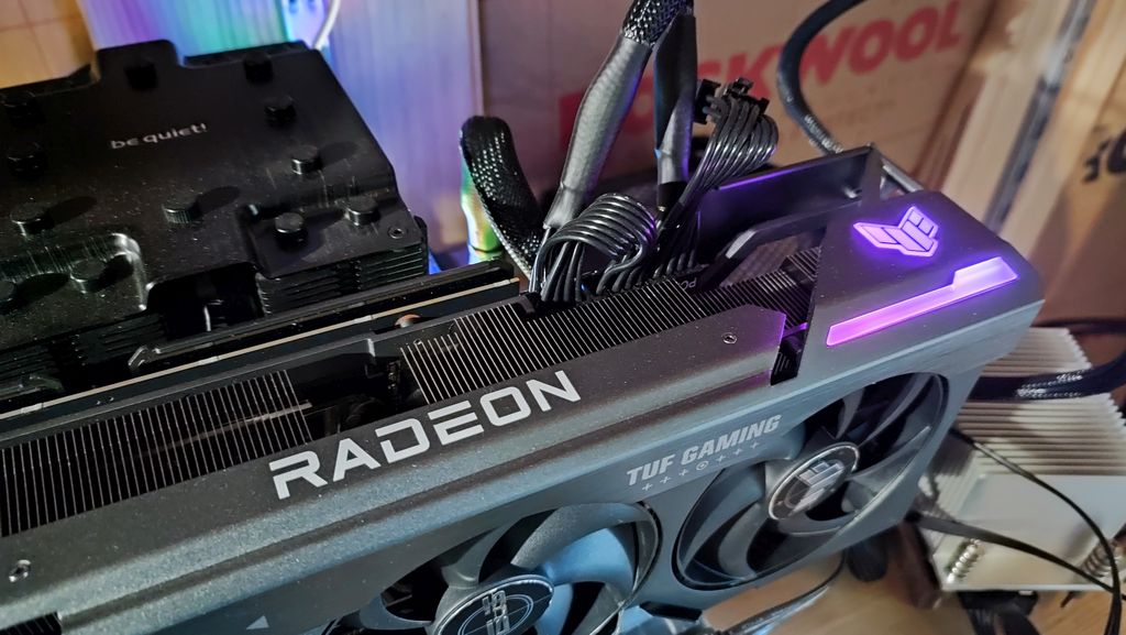 ASUS TUF Radeon RX 7900 XT OC 20GB Review - AURA Lighthing