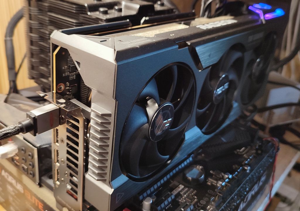 ASUS TUF Radeon RX 7900 XT OC 20GB - Benchmarking and stress test