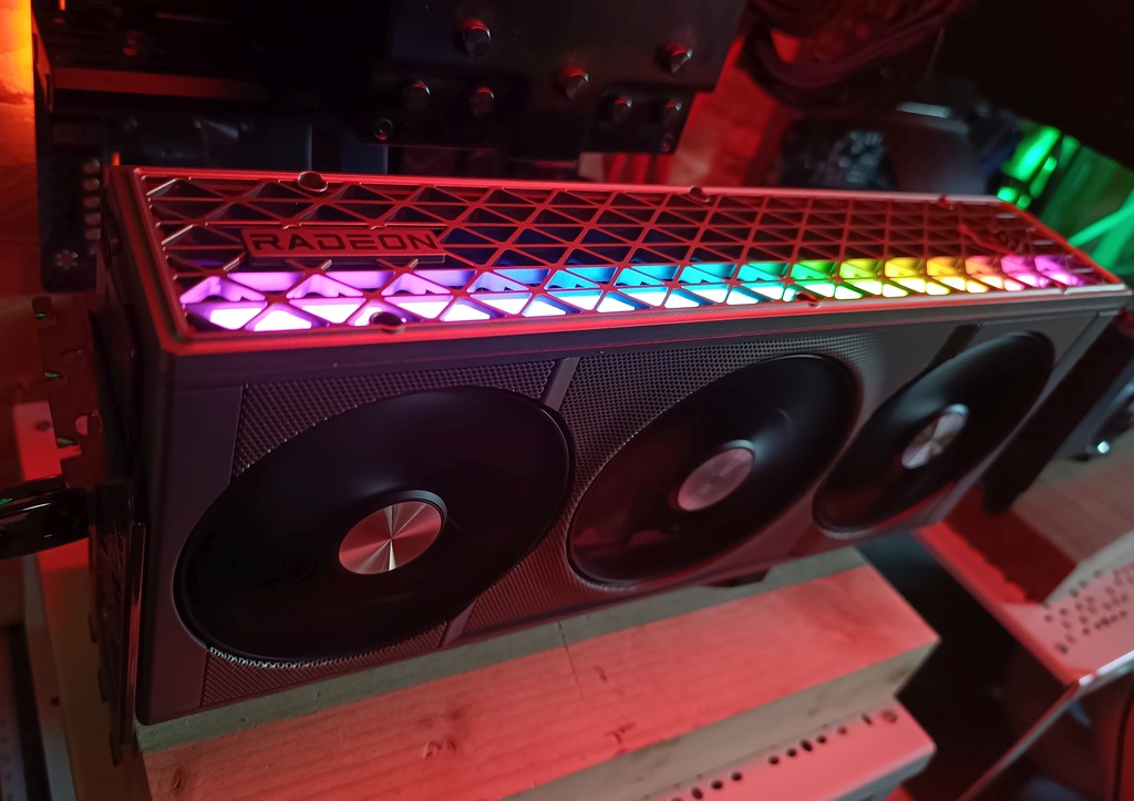 Sapphire RX 9070 XT Nitro+ stressed by FurMark 2.8